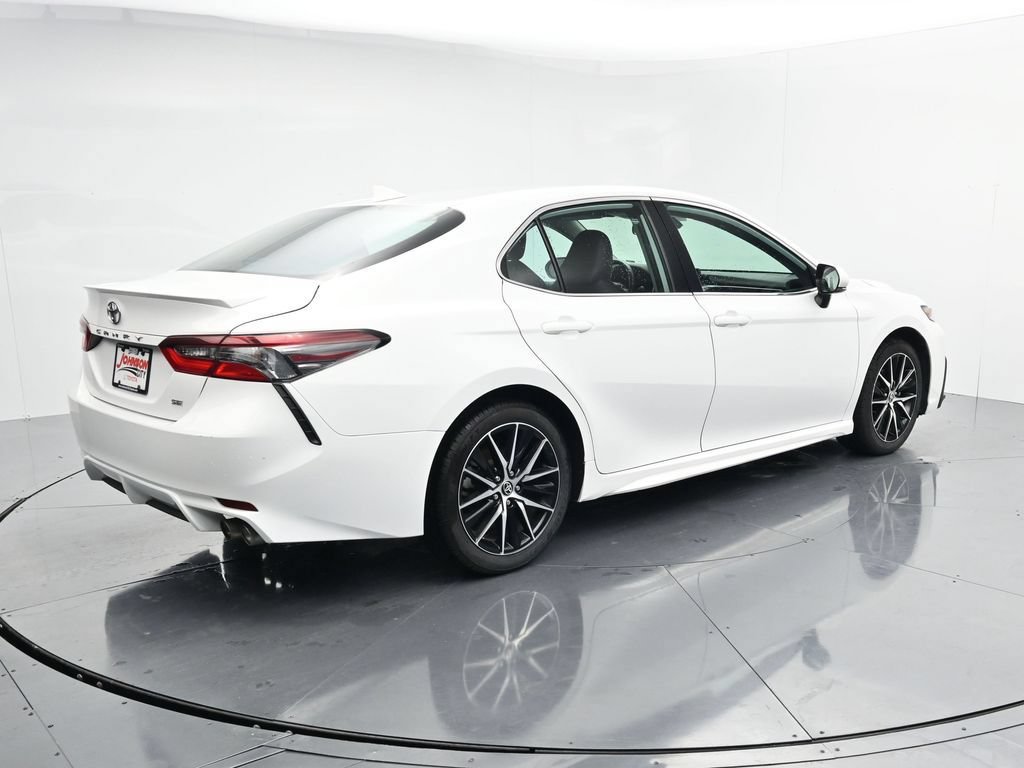 Used 2024 Toyota Camry SE FWD image 8