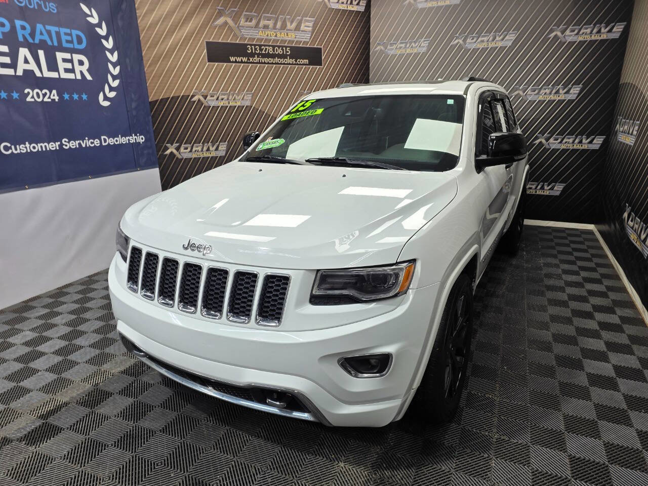 Used 2015 Jeep Grand Cherokee Overland w/ Advanced Technology Group image 2