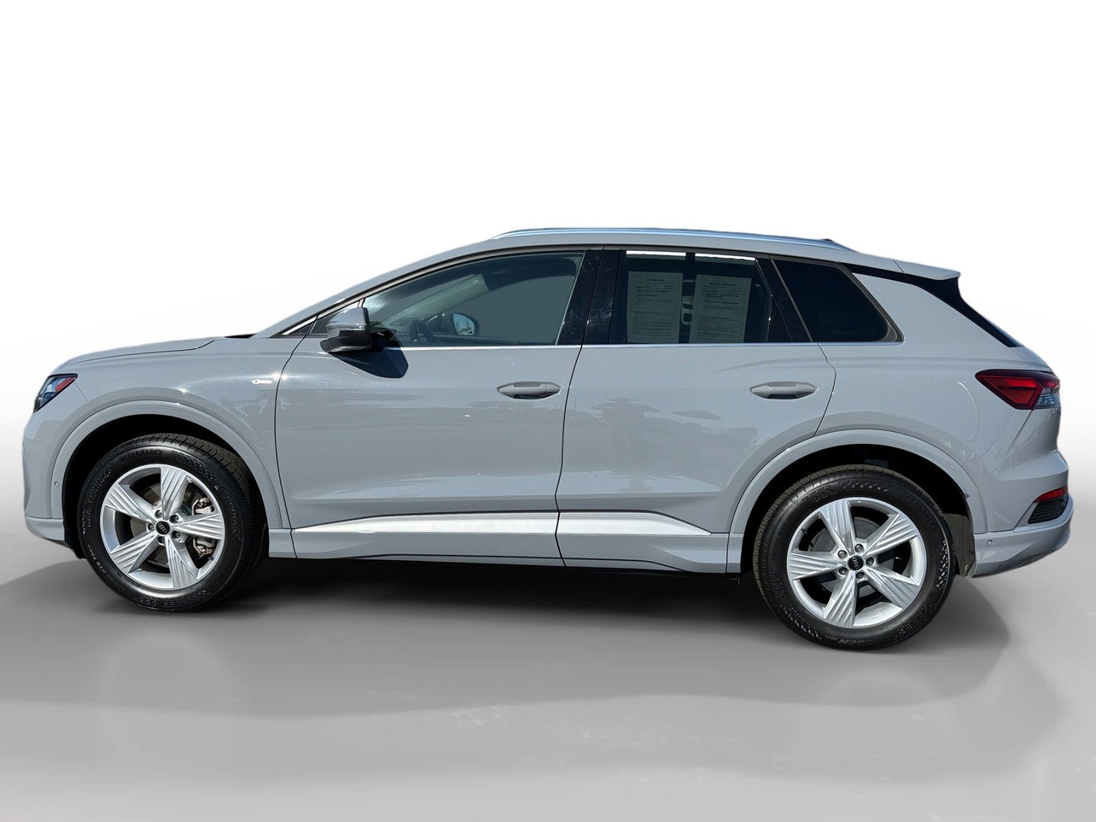 Used 2023 Audi Q4 e-tron Premium Plus w/ Premium Plus image 2