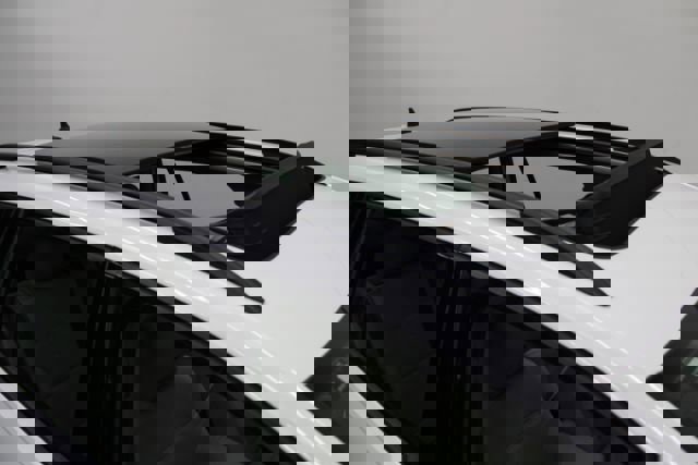 Used 2018 Volkswagen Golf SE image 6