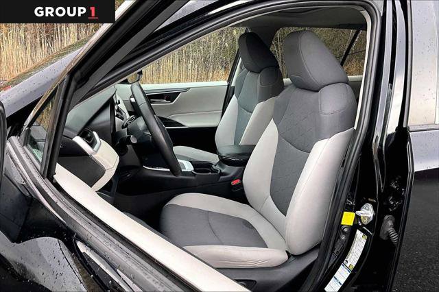 Certified 2020 Toyota RAV4 XLE w/ Convenience Package image 9