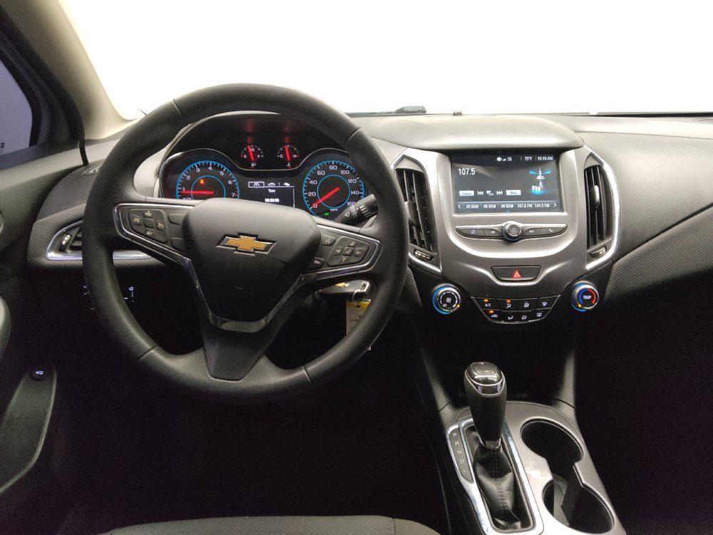 Used 2018 Chevrolet Cruze LT FWD image 22