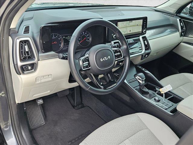 Used 2023 Kia Sorento S w/ Panoramic Sunroof Package FWD image 10