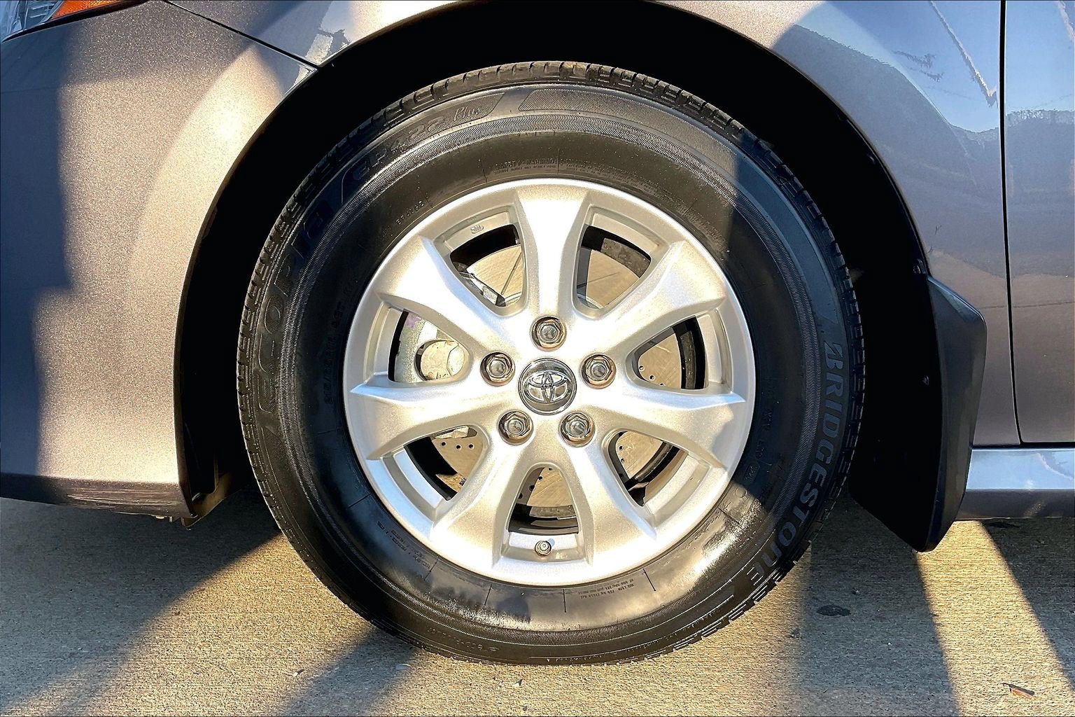 Used 2022 Toyota Camry LE FWD image 11