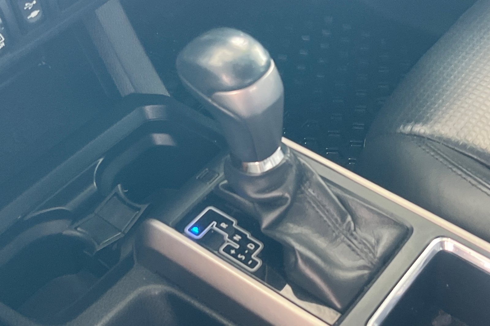 Used 2018 Toyota Tacoma Limited image 17