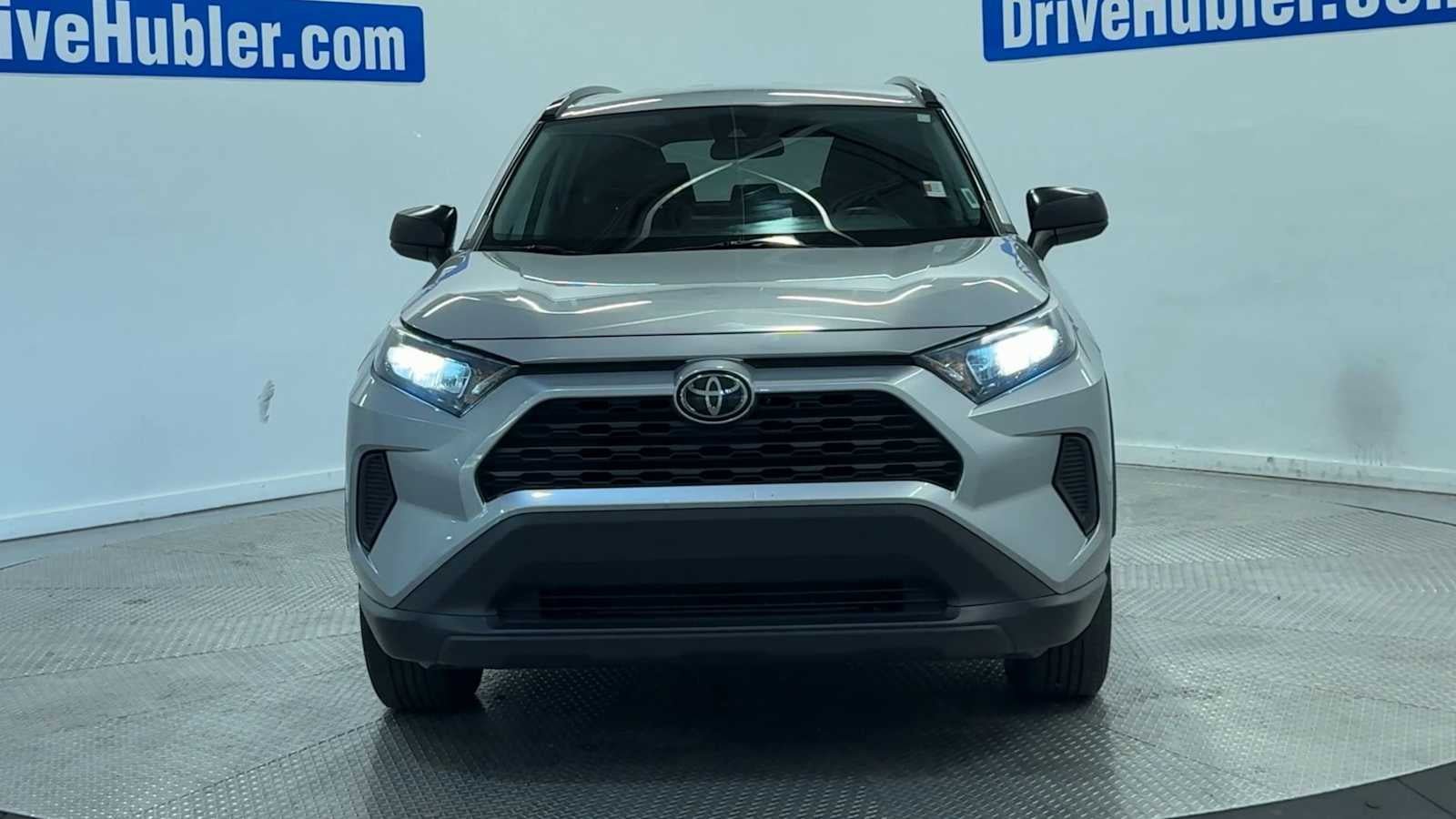 Used 2019 Toyota RAV4 LE w/ Carpet Mat Package AWD/4WD image 3