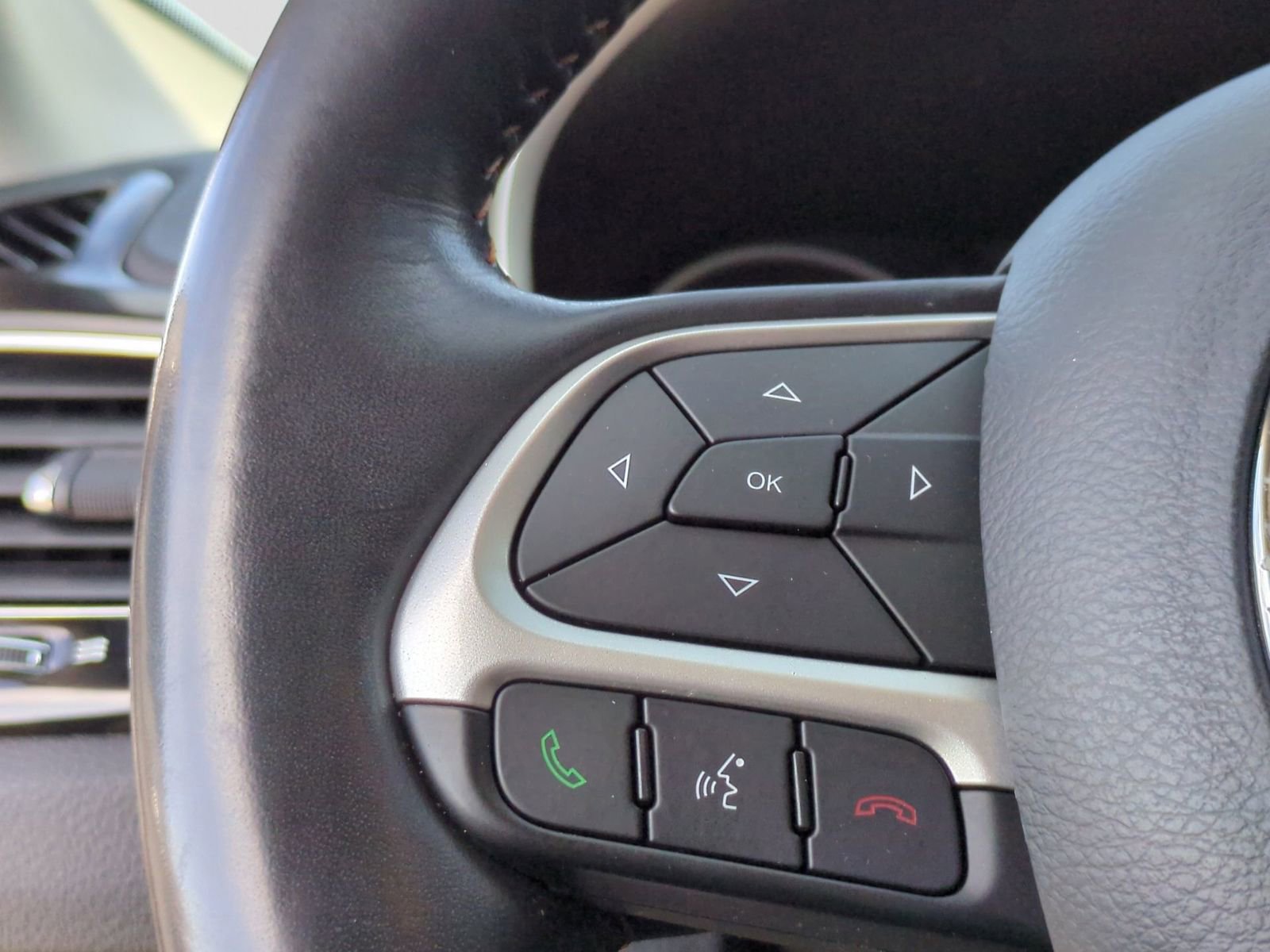 Used 2019 Jeep Compass Limited image 24