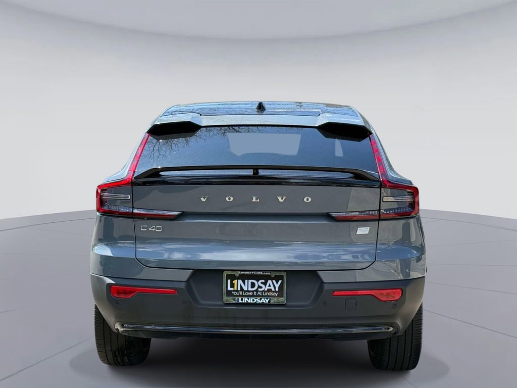 Used 2023 Volvo C40 P8 Recharge Ultimate image 11