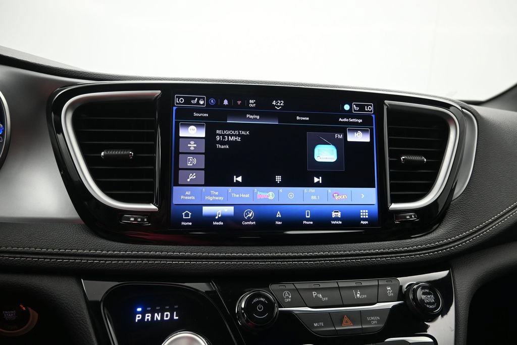 Used 2025 Chrysler Pacifica Limited FWD image 15