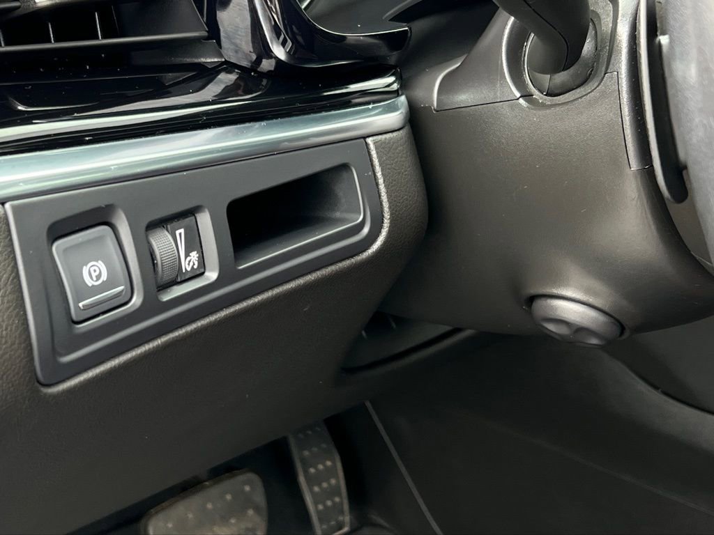 Used 2022 Cadillac XT6 Premium Luxury image 9