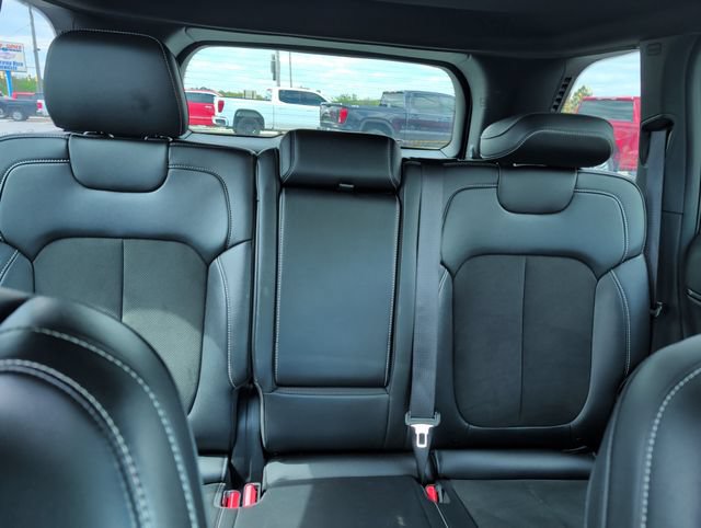Used 2025 Jeep Grand Cherokee Altitude AWD/4WD image 25