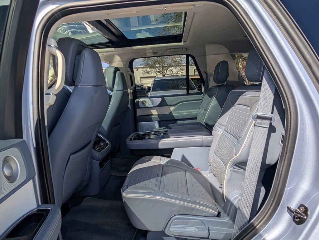 Used 2018 Lincoln Navigator Black Label image 13