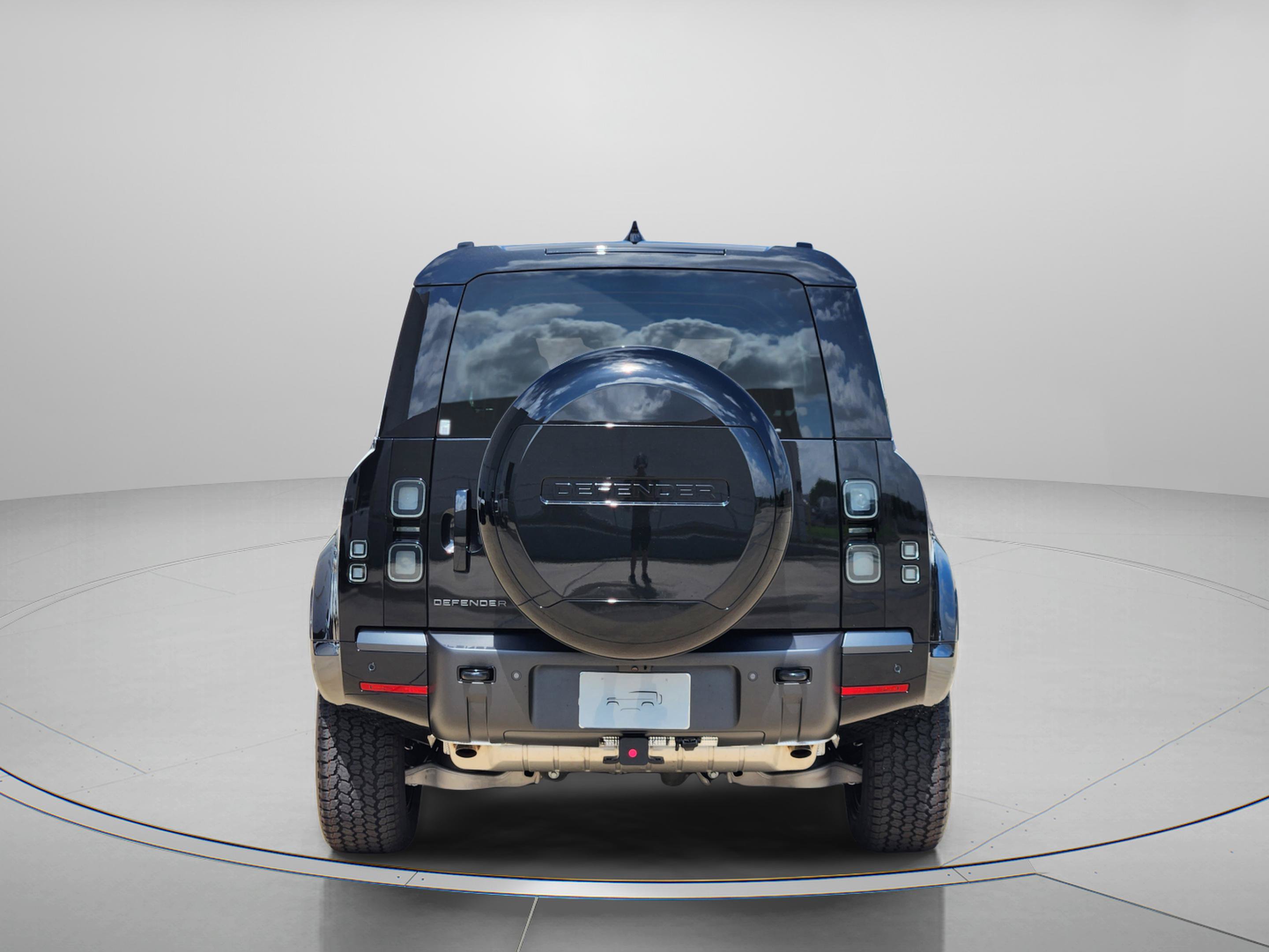 New 2026 Land Rover Defender 110 X-Dynamic SE AWD/4WD image 4