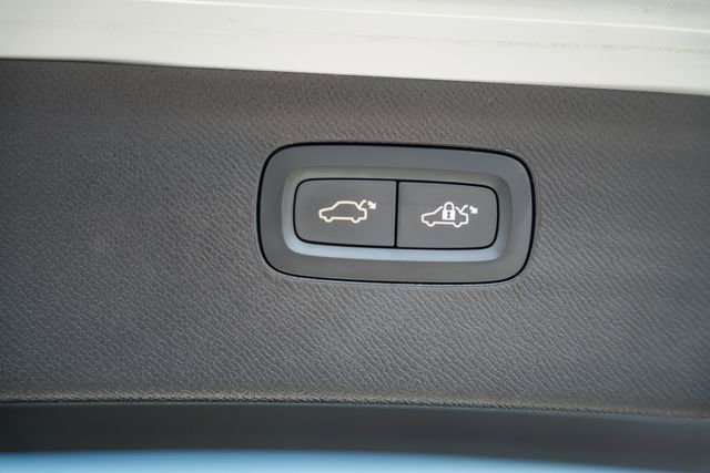 Certified 2023 Volvo XC90 B6 Ultimate w/ Protection Package Premier AWD/4WD image 11