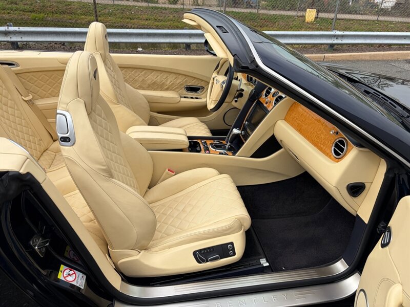 Used 2017 Bentley Continental GT image 40