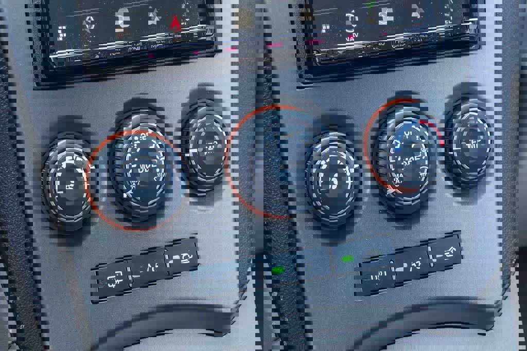 Used 2007 Kia Rondo LX image 22