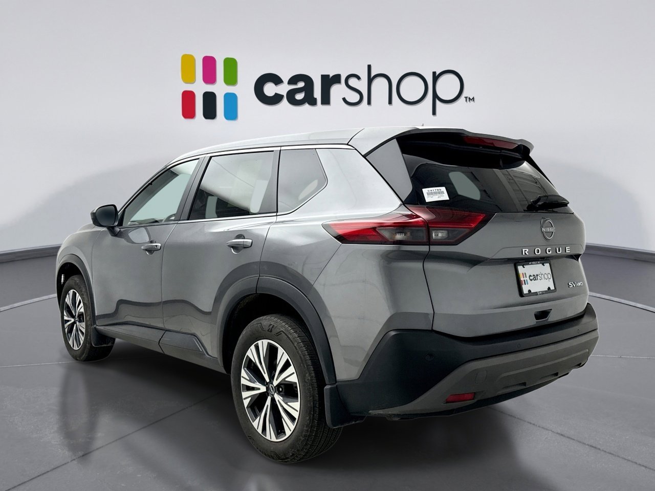 Used 2023 Nissan Rogue SV image 3