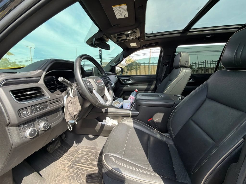 Used 2023 GMC Yukon XL SLT w/ SLT Luxury Package AWD/4WD image 9
