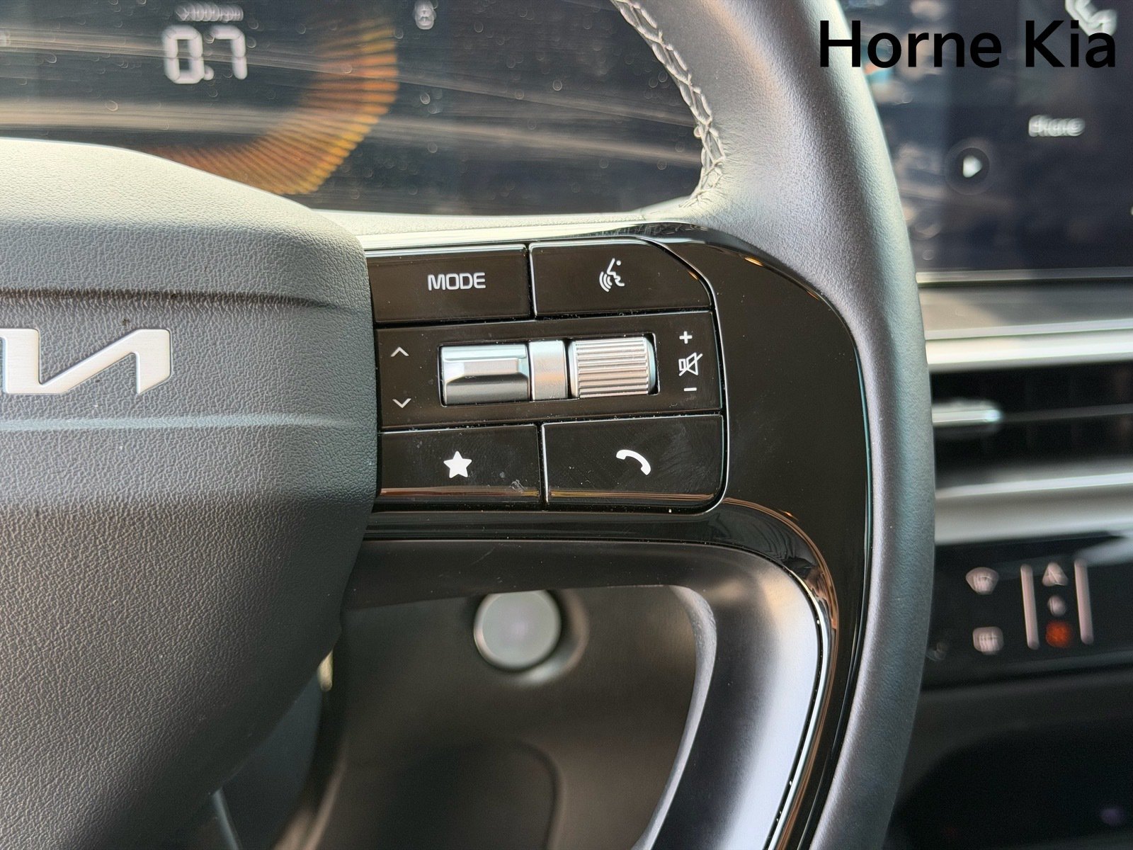 New 2026 Kia Sorento LX FWD image 13
