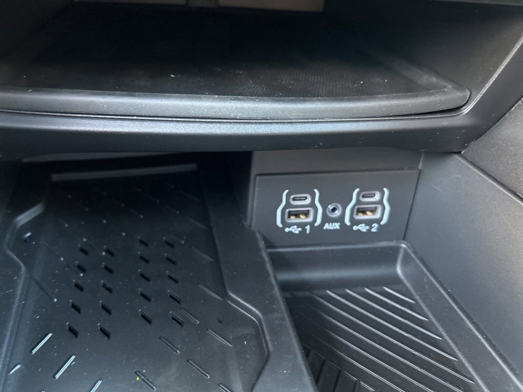 New 2025 Chrysler Pacifica Limited FWD image 43