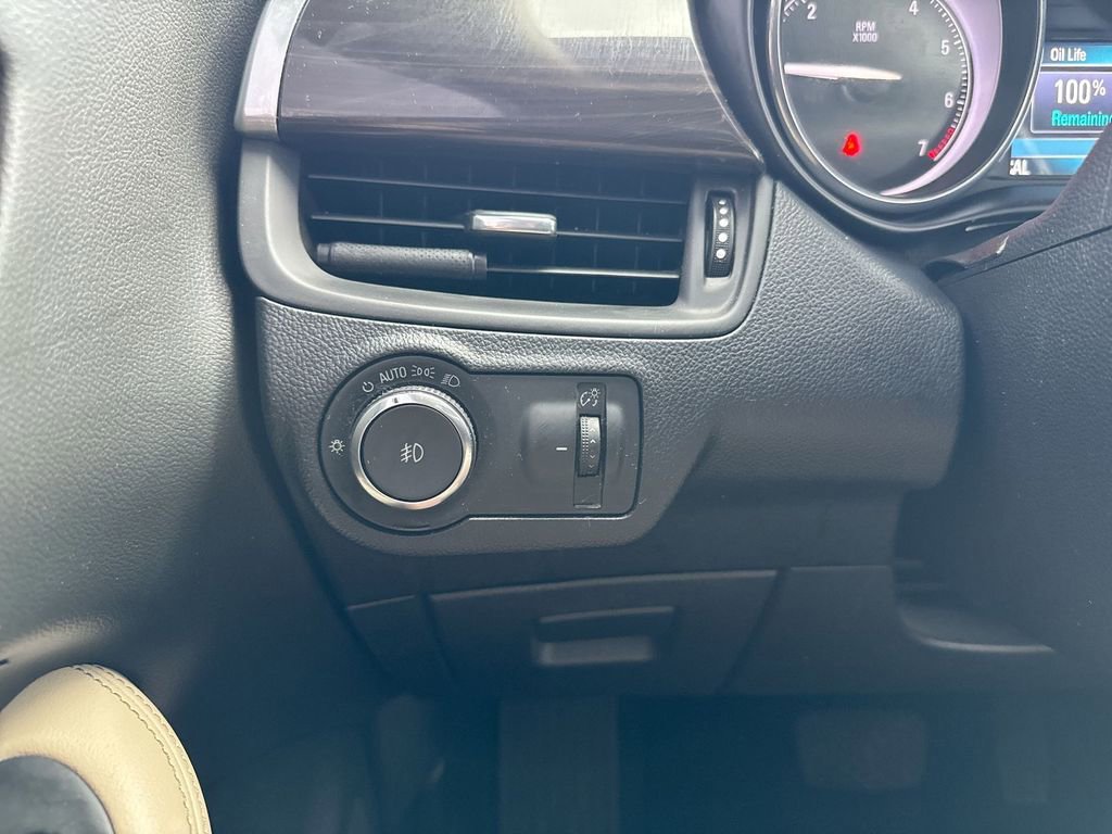 Used 2019 Buick Envision Preferred image 18