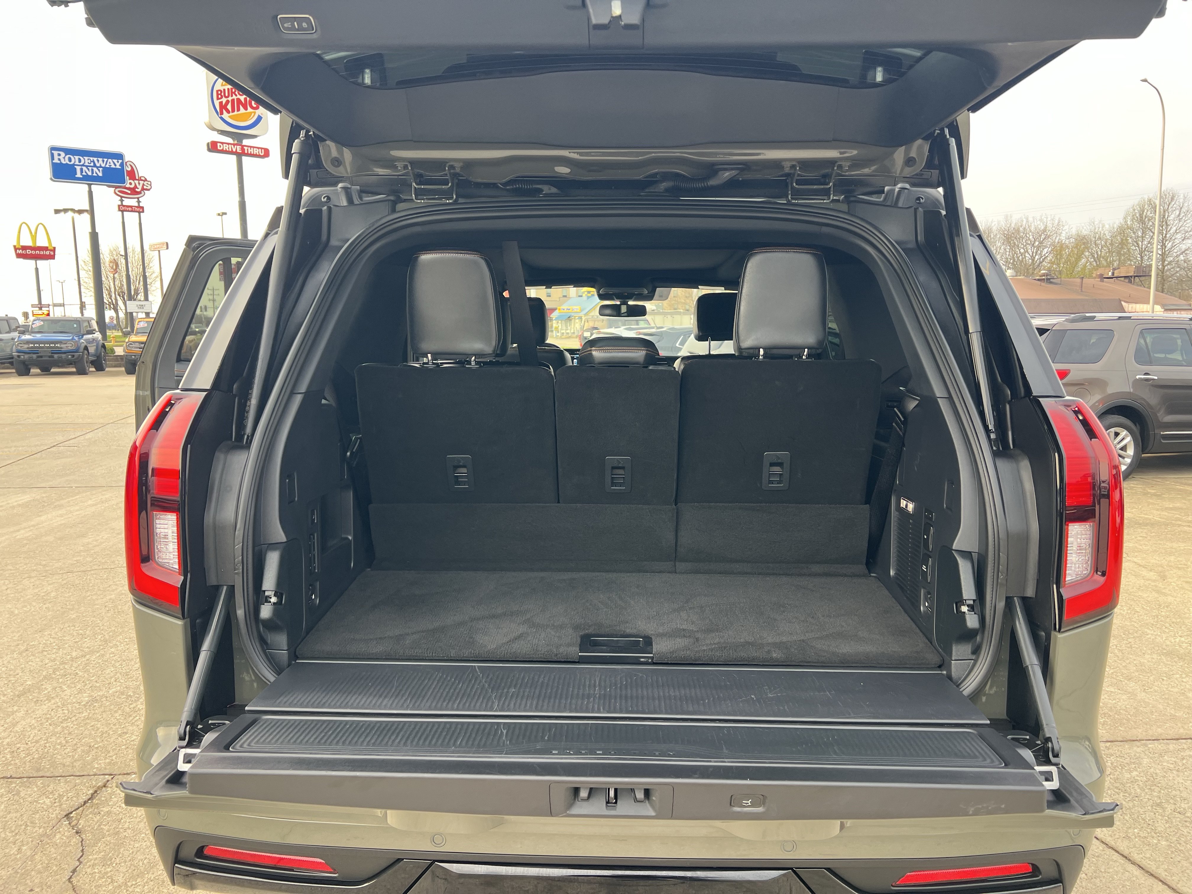 Used 2025 Ford Expedition Tremor AWD/4WD image 23