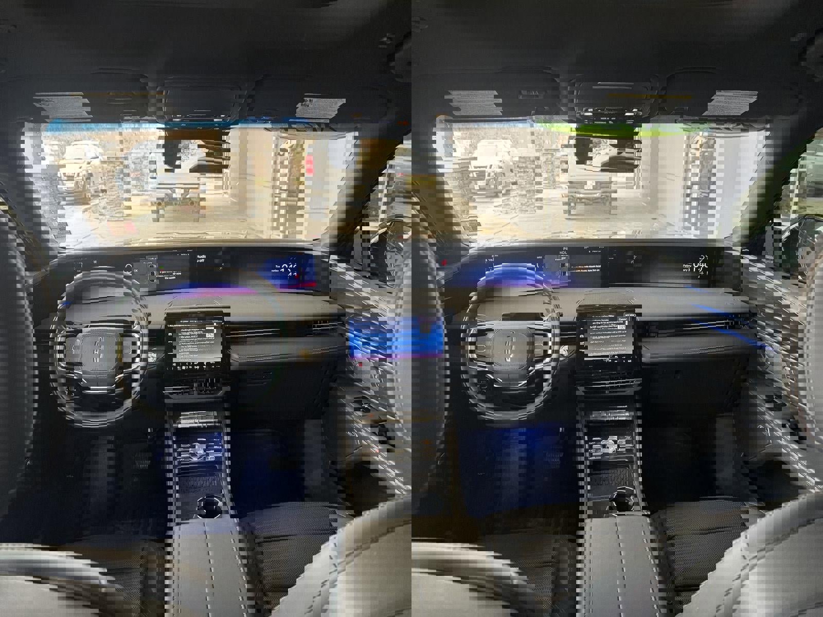 Used 2024 Lincoln Nautilus Reserve w/ Equipment Group 202A image 15