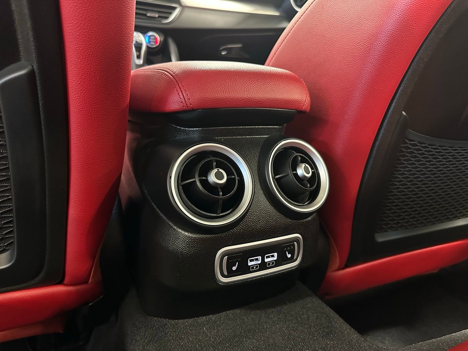 Used 2024 Alfa Romeo Giulia Veloce image 37