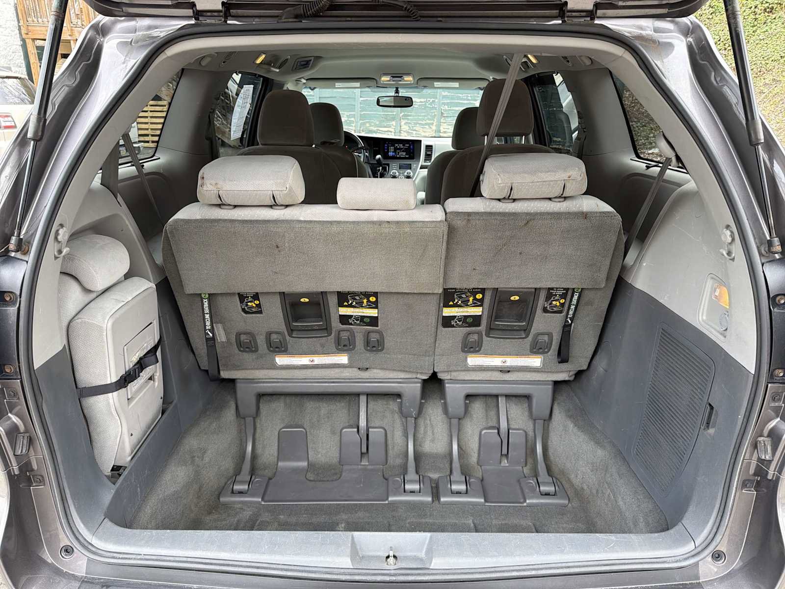 Used 2015 Toyota Sienna LE image 22