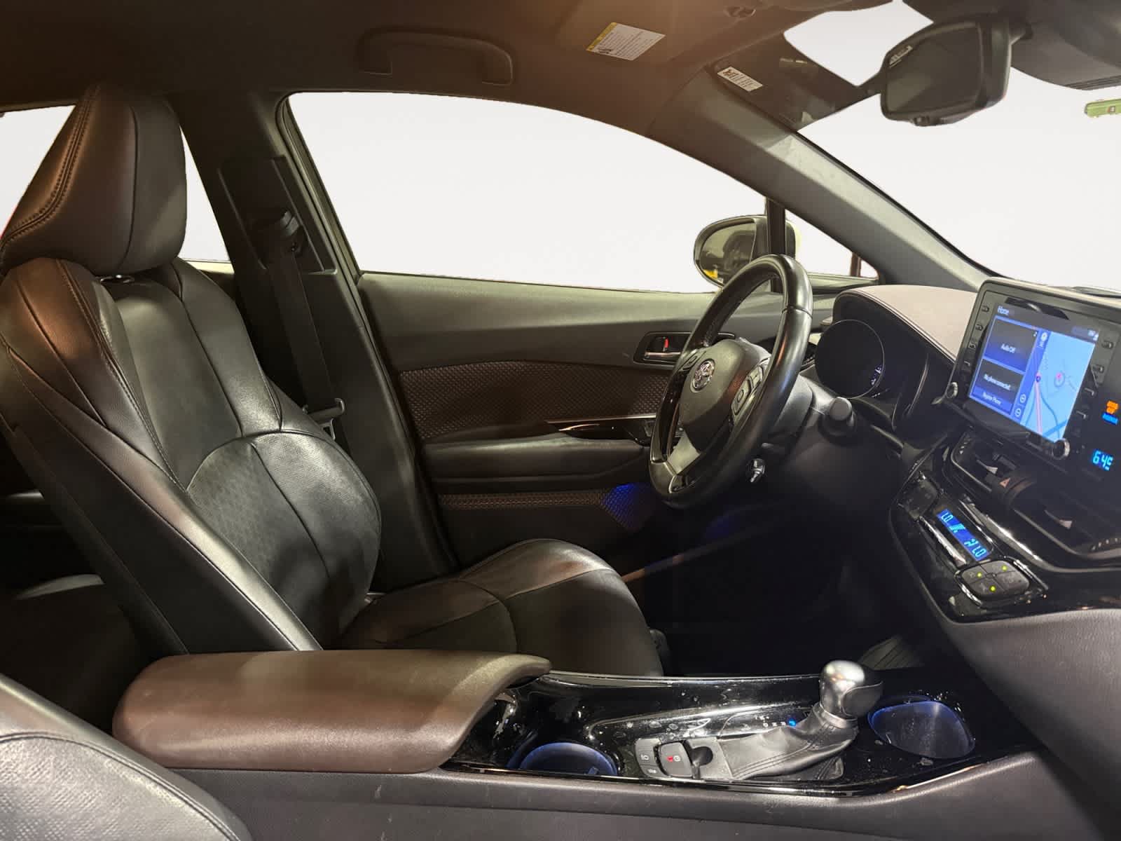 Used 2019 Toyota C-HR Limited FWD image 16
