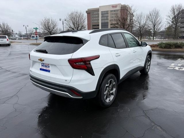 Used 2025 Chevrolet Trax LT w/ Driver Confidence Package image 7