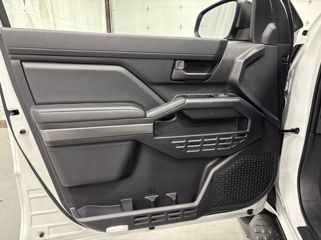 Used 2026 Toyota 4Runner SR5 AWD/4WD image 8