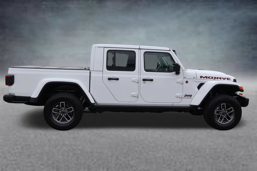 Used 2024 Jeep Gladiator Mojave AWD/4WD image 2