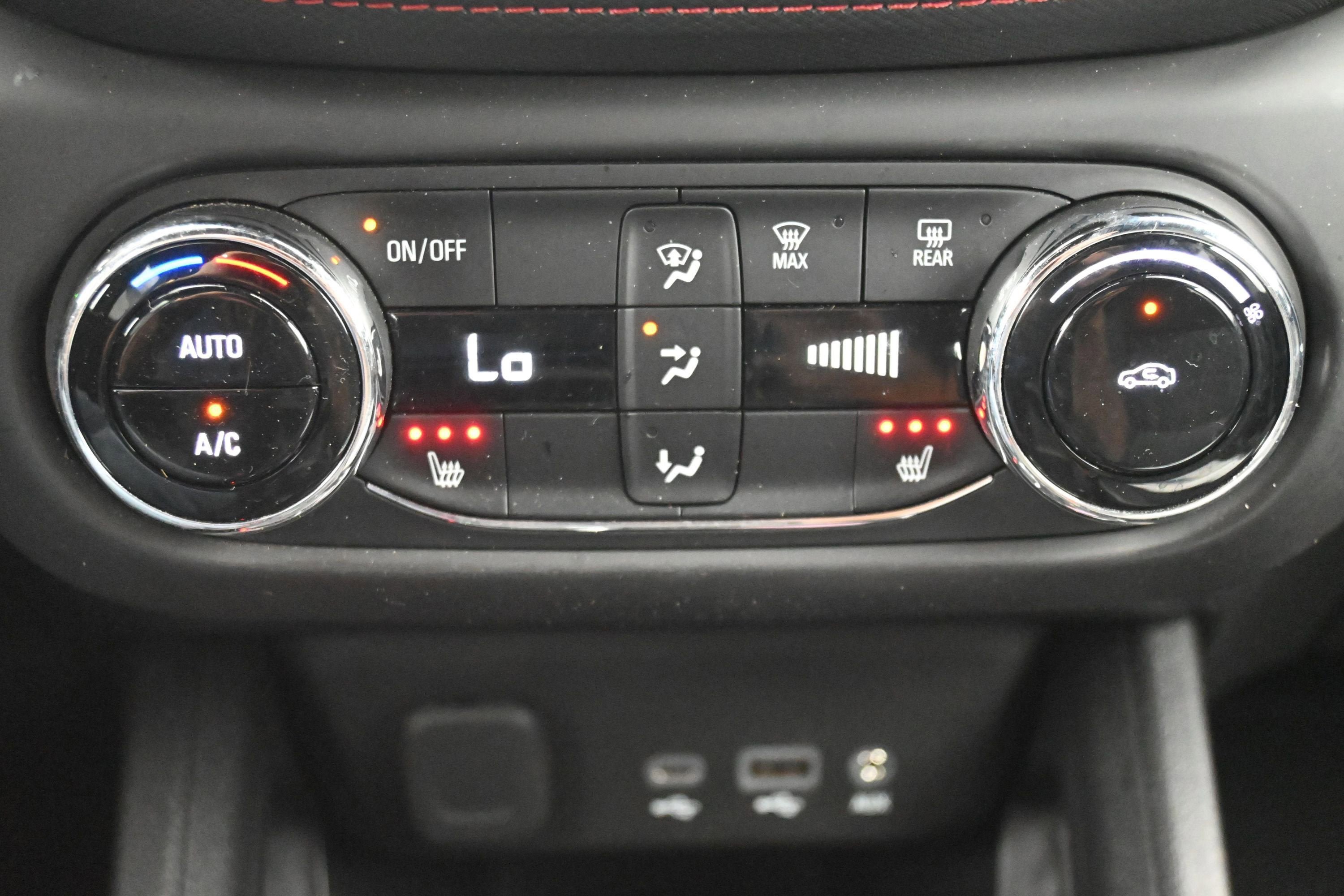 Used 2023 Chevrolet TrailBlazer RS w/ Convenience Package AWD/4WD image 16