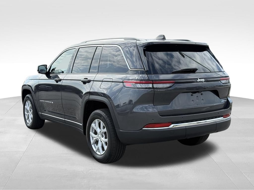 Used 2023 Jeep Grand Cherokee Limited RWD image 3