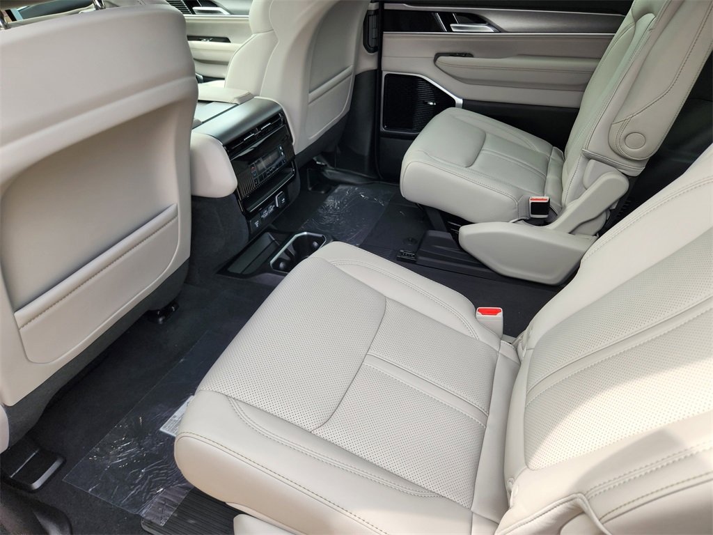 New 2025 Jeep Wagoneer Series III w/ Quick Order Package 25C Super image 19