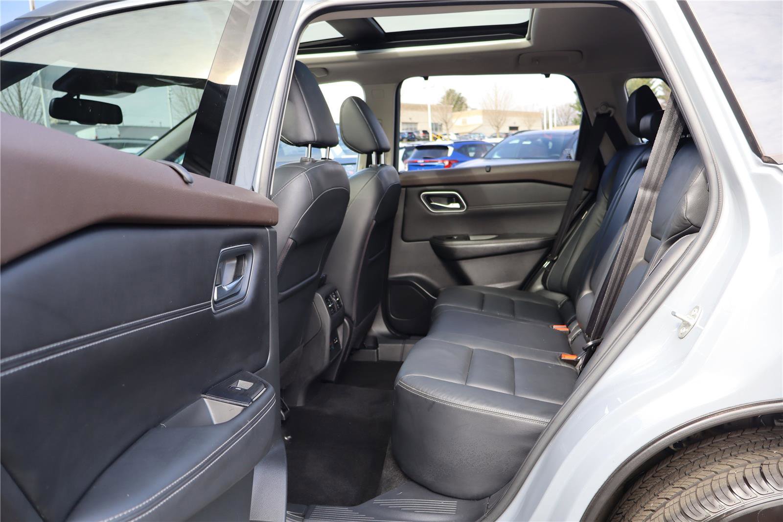 Used 2021 Nissan Rogue SL w/ Premium Package image 24