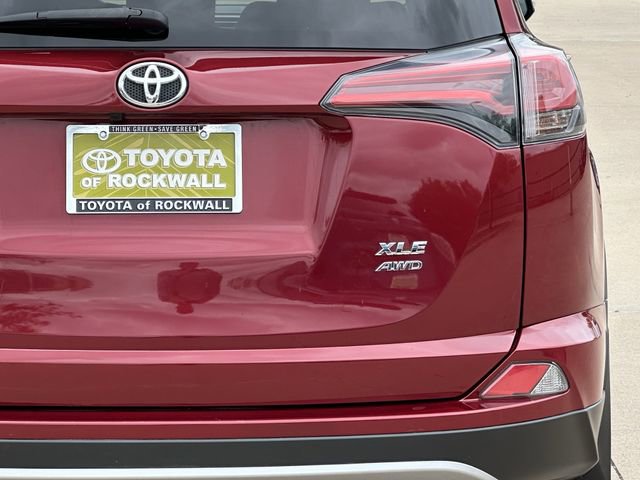 Used 2018 Toyota RAV4 XLE AWD/4WD image 6
