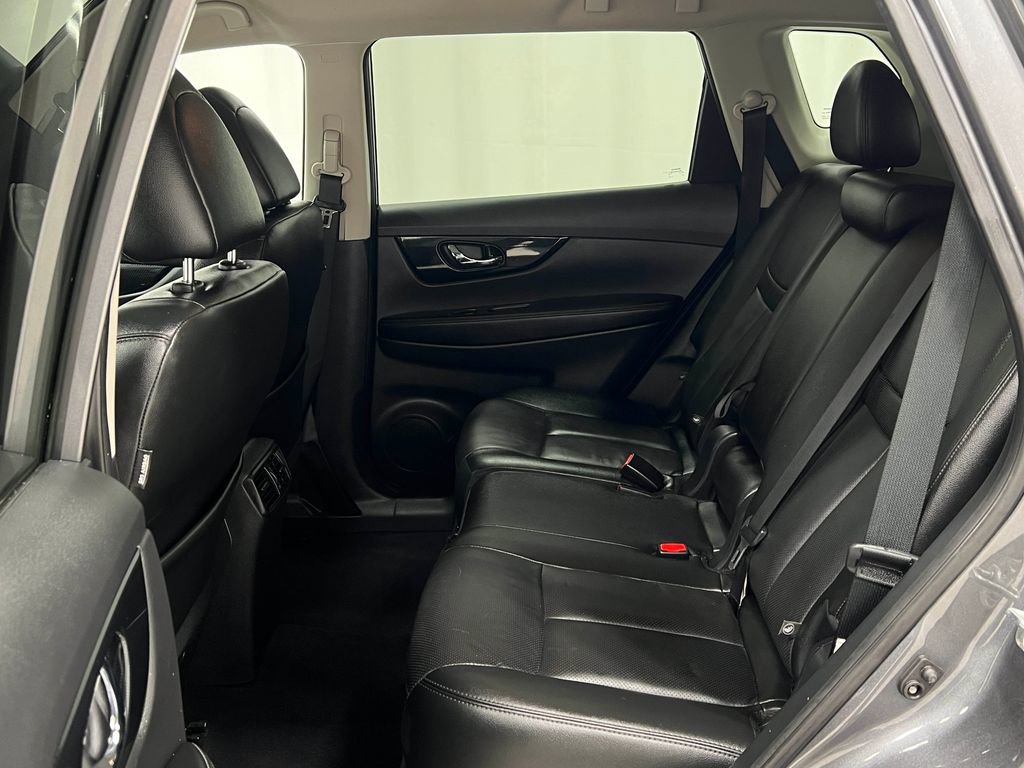 Used 2019 Nissan Rogue SL AWD/4WD image 32