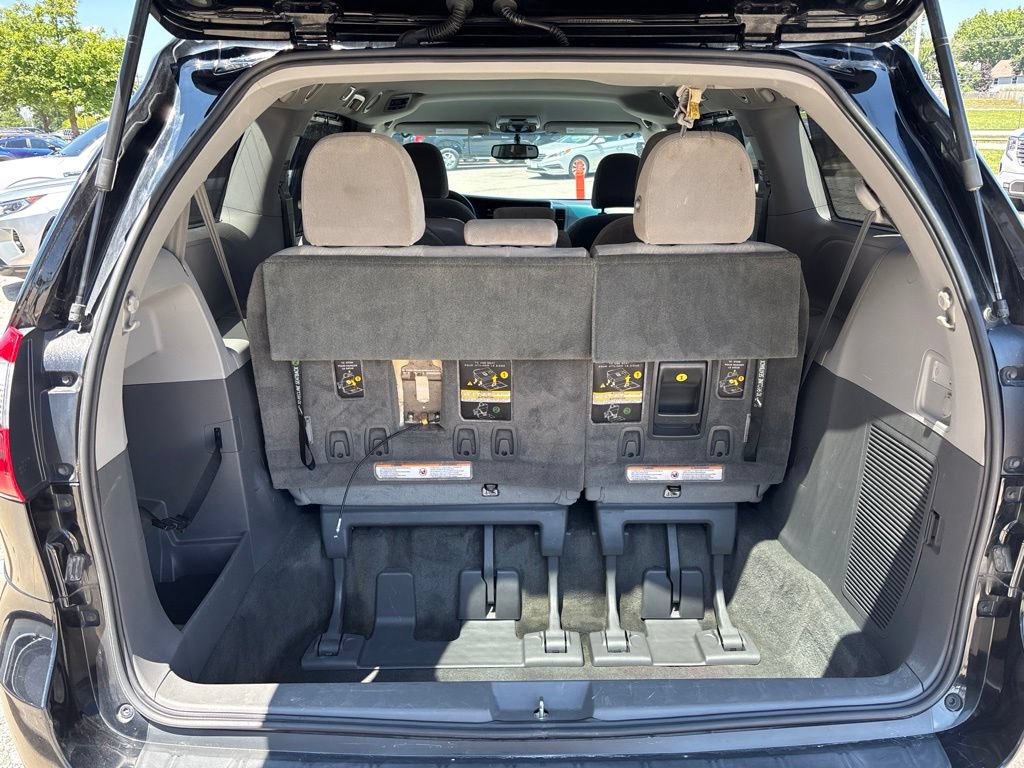 Used 2017 Toyota Sienna LE FWD image 44