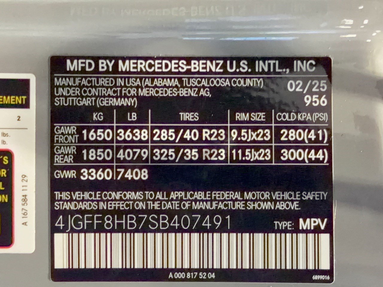 Certified 2025 Mercedes-Benz Maybach GLS 600 4MATIC image 32