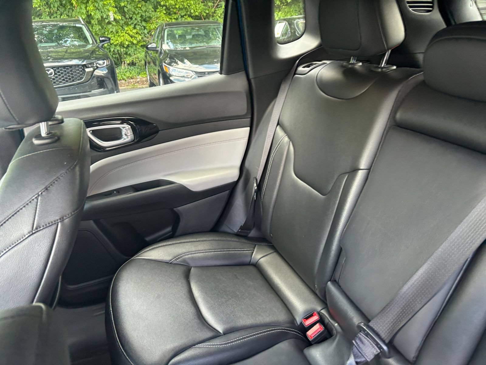 Used 2025 Jeep Compass Limited AWD/4WD image 33