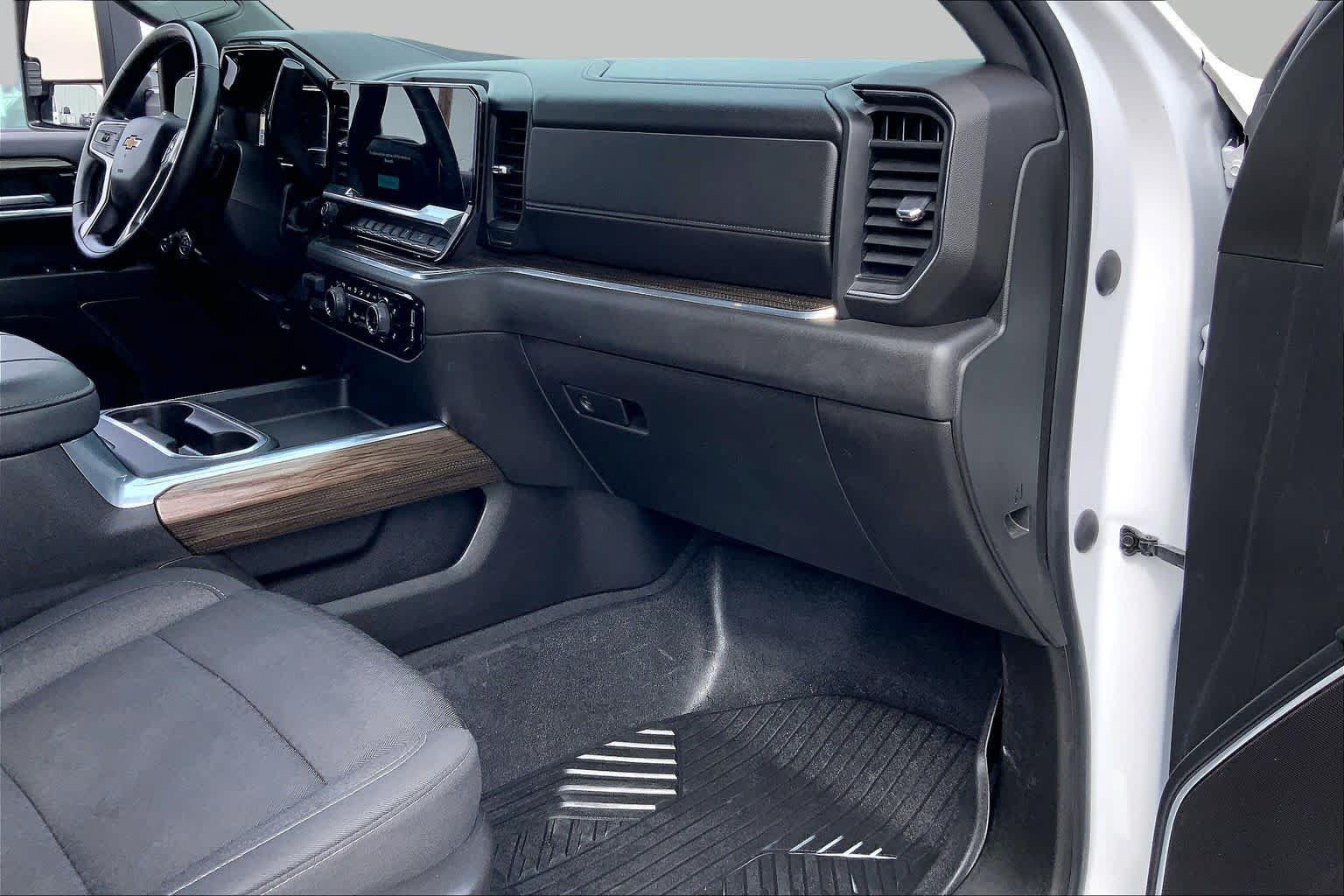 Used 2024 Chevrolet Silverado 2500 LT AWD/4WD image 18