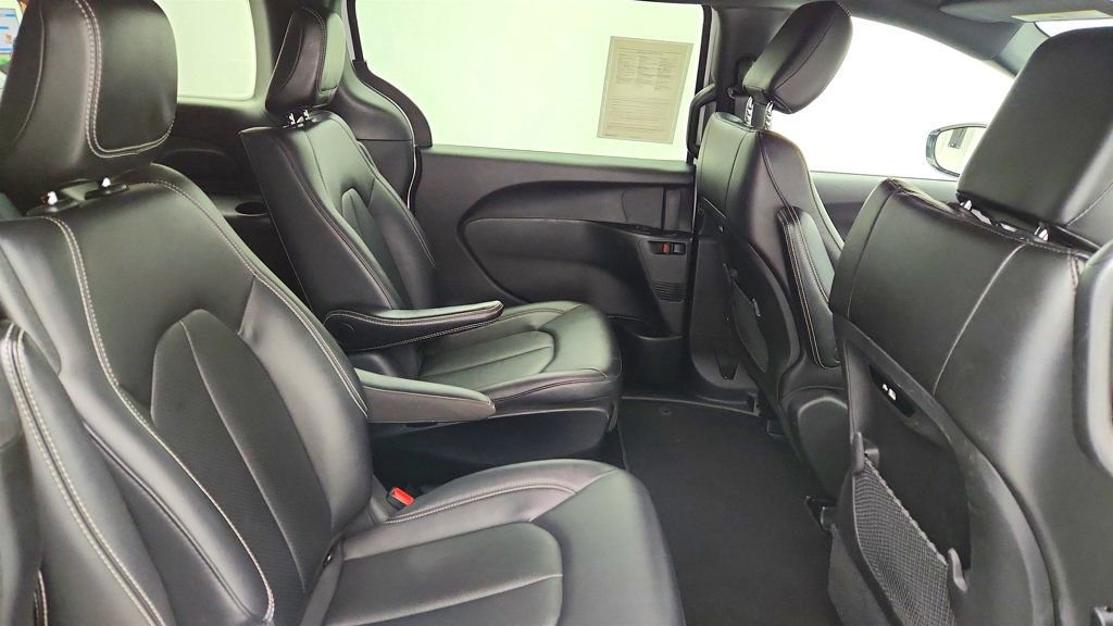 Used 2024 Chrysler Pacifica Limited FWD image 25