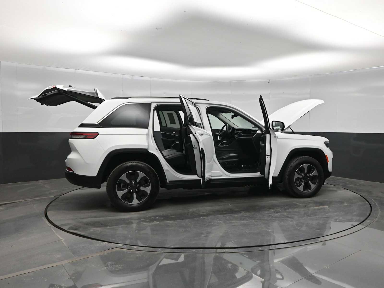 Used 2024 Jeep Grand Cherokee Limited 4xe AWD/4WD image 43