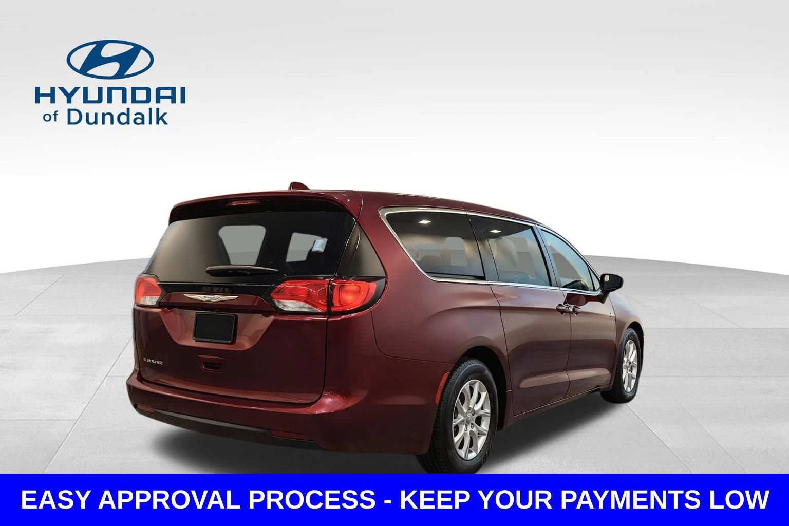 Used 2020 Chrysler Voyager LX FWD image 2