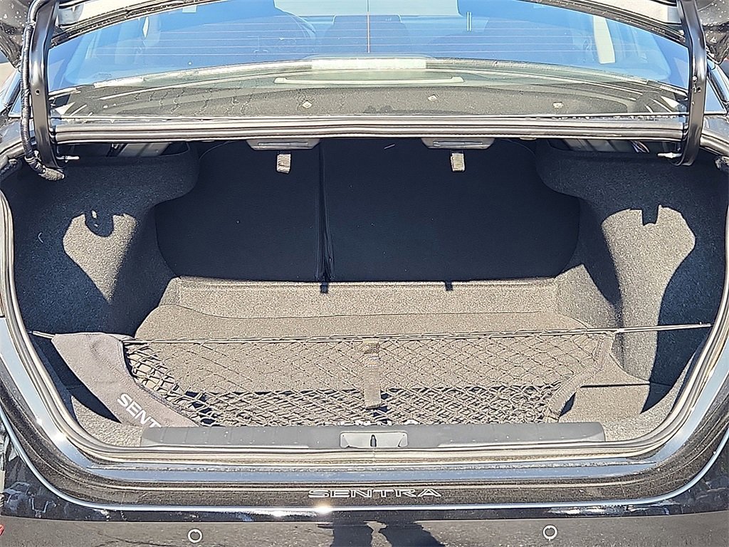 New 2025 Nissan Sentra SR w/ Midnight Edition image 13