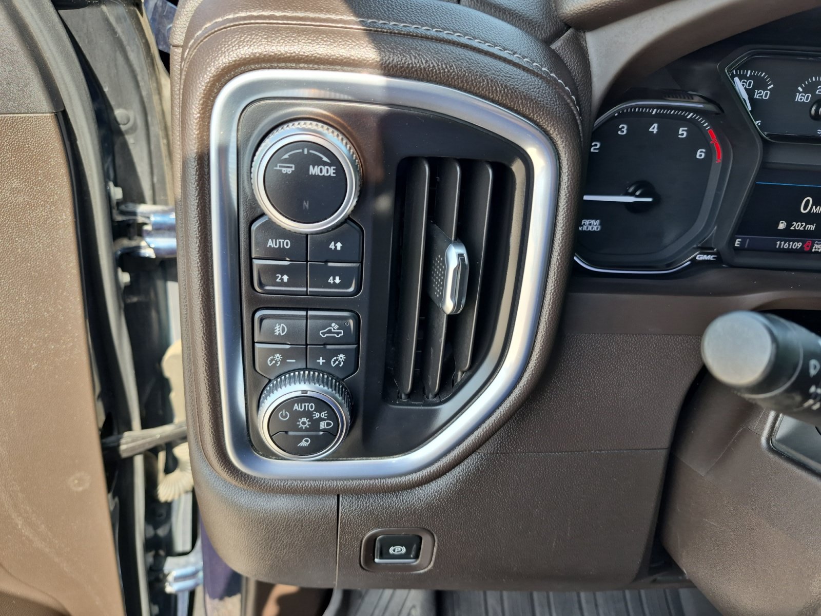 Used 2022 GMC Sierra 1500 SLT AWD/4WD image 27