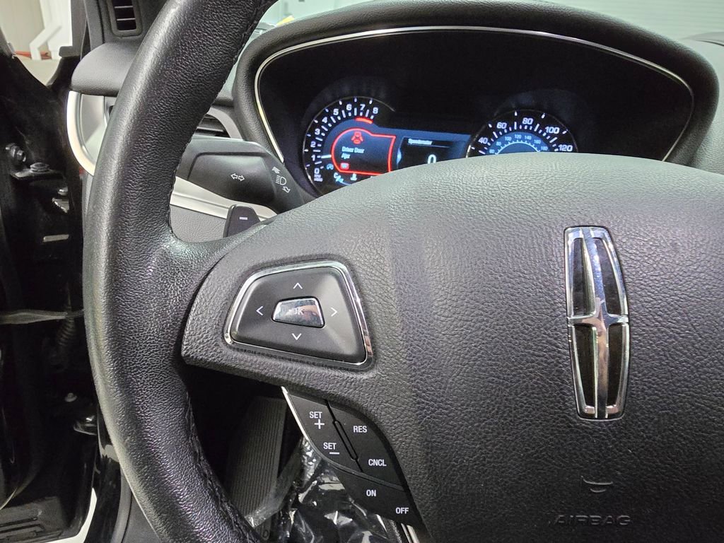 Used 2019 Lincoln MKC Premiere image 18