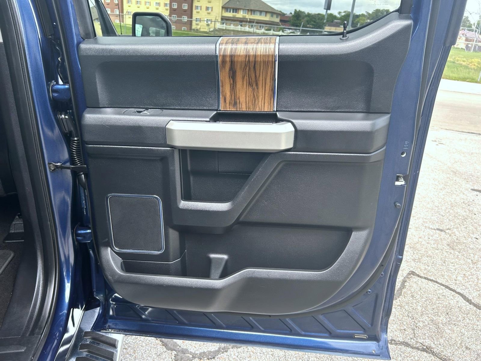 Used 2018 Ford F150 Lariat AWD/4WD image 18